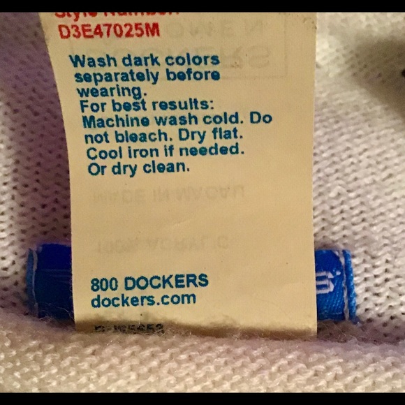 Dockers snowflake sweater❣️very feminine.❣️🎈 - Picture 7 of 8